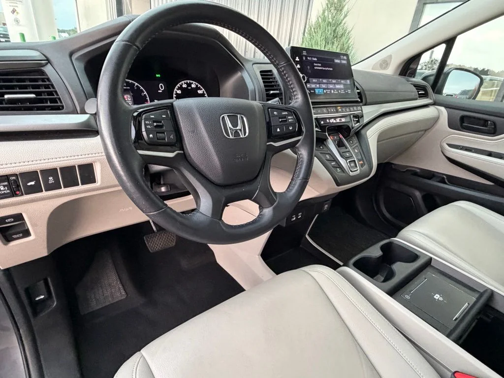 Used 2025 Gray Honda EX-L image 7