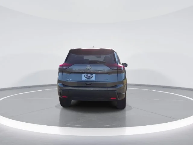 Used 2024 Gray Nissan S image 7