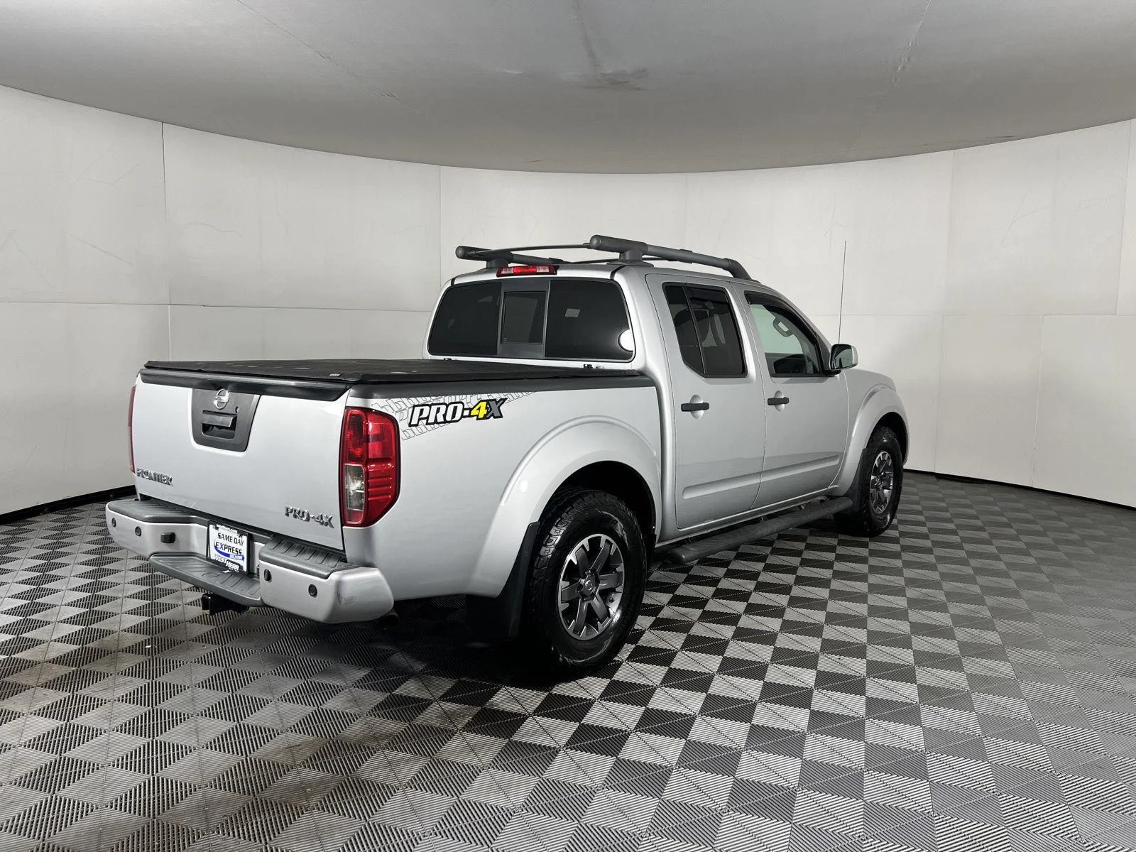 Used 2019 Brilliant Silver Metallic Nissan PRO-4X image 8