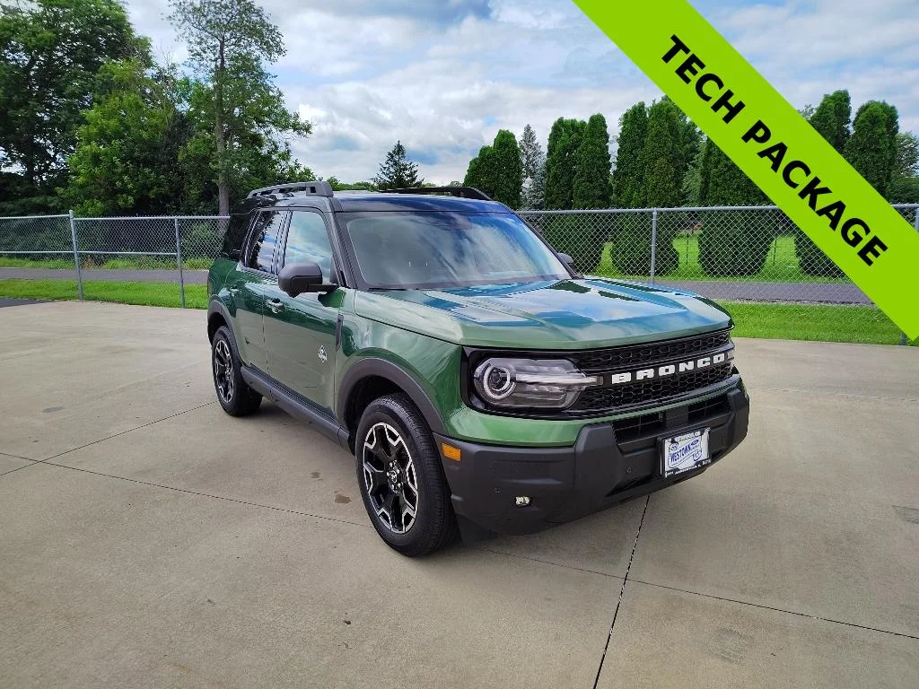 Used 2025 Eruption Green Metallic Ford Outer Banks image 2
