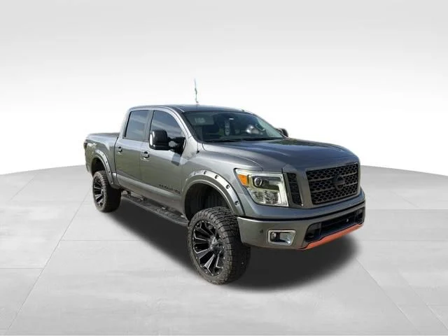 2019 Nissan Titan PRO-4X 4X4 Crew Cab's photo