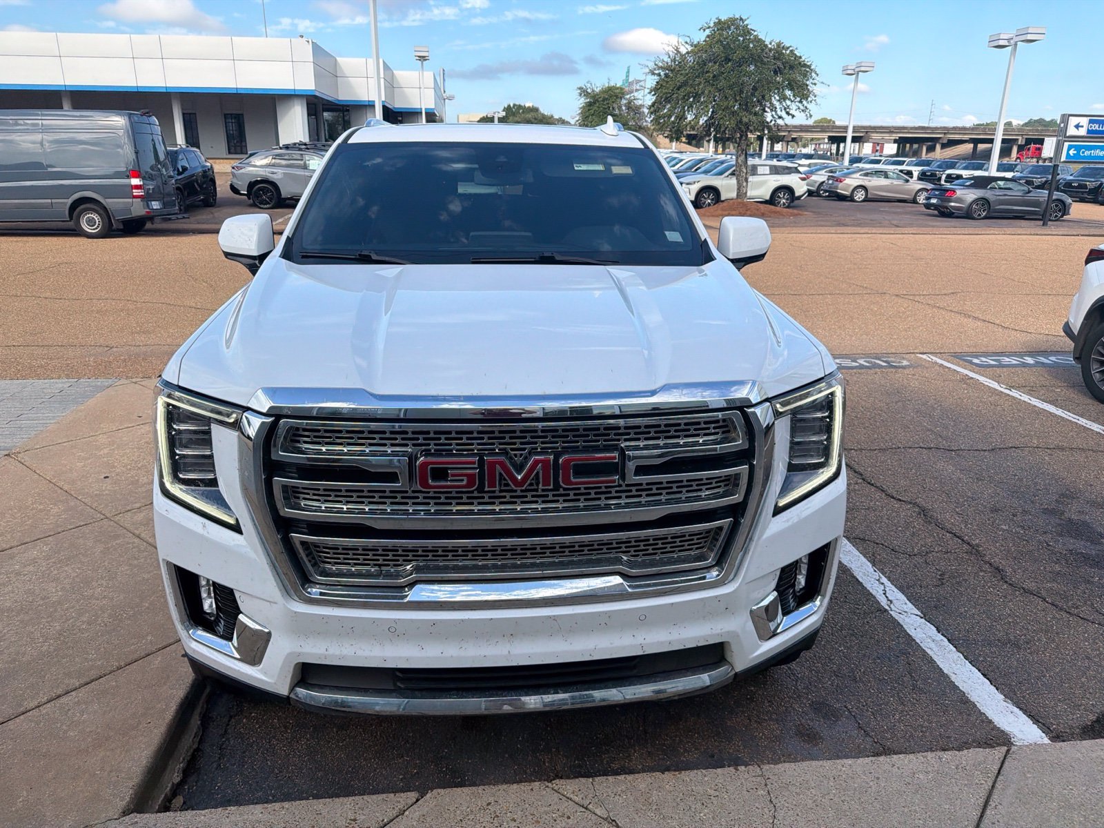 Used 2023 White GMC SLT image 6