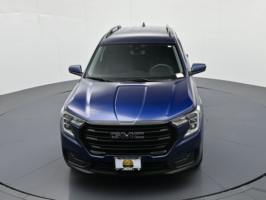 Used 2022 Marine Metallic GMC FWD 4dr SLE image 16