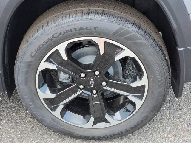 New 2027 Sterling Gray Metallic Chevrolet LT image 4