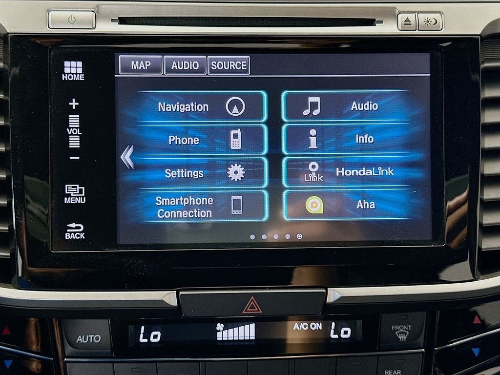 Used 2017 Crystal Black Pearl Honda Touring image 15