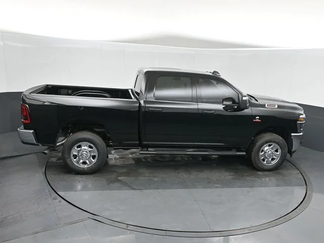 New 2026 Diamond Black Crystal Pearl-Coat Exterior Paint RAM Tradesman image 29