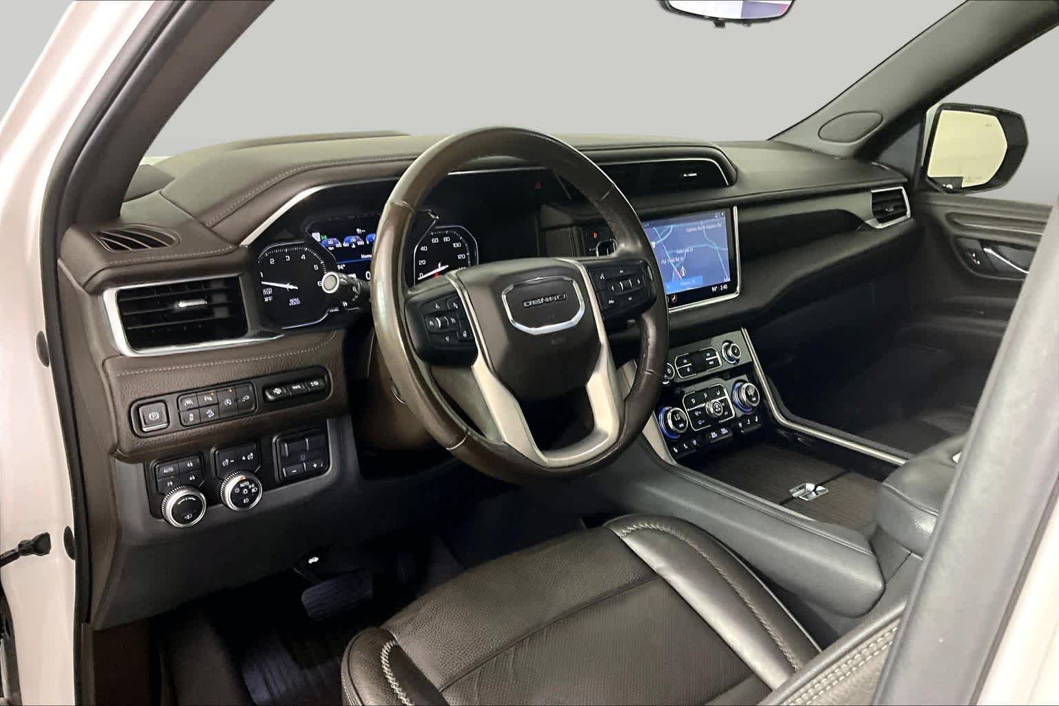 Used 2021 WHITE FROST TRICOAT GMC Denali image 17