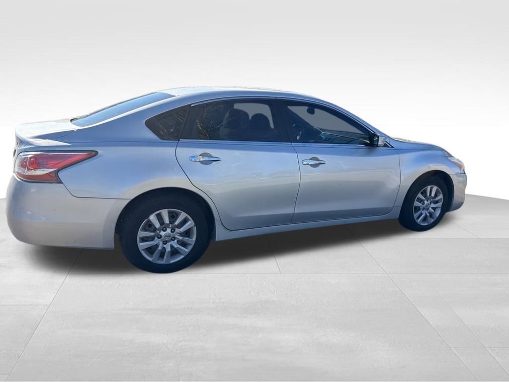 Used 2014 Silver Nissan 2.5 S image 8
