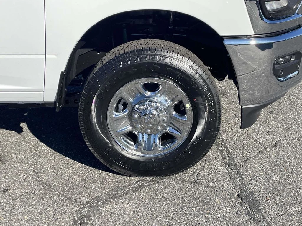 New 2026 Bright White Clear-Coat Exterior Paint RAM Tradesman image 13