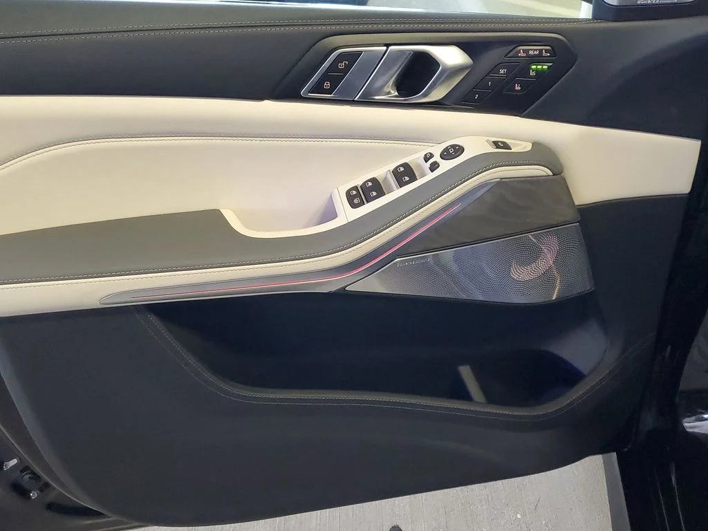 New 2026 Black Sapphire Metallic BMW ALPINA XB7 image 13