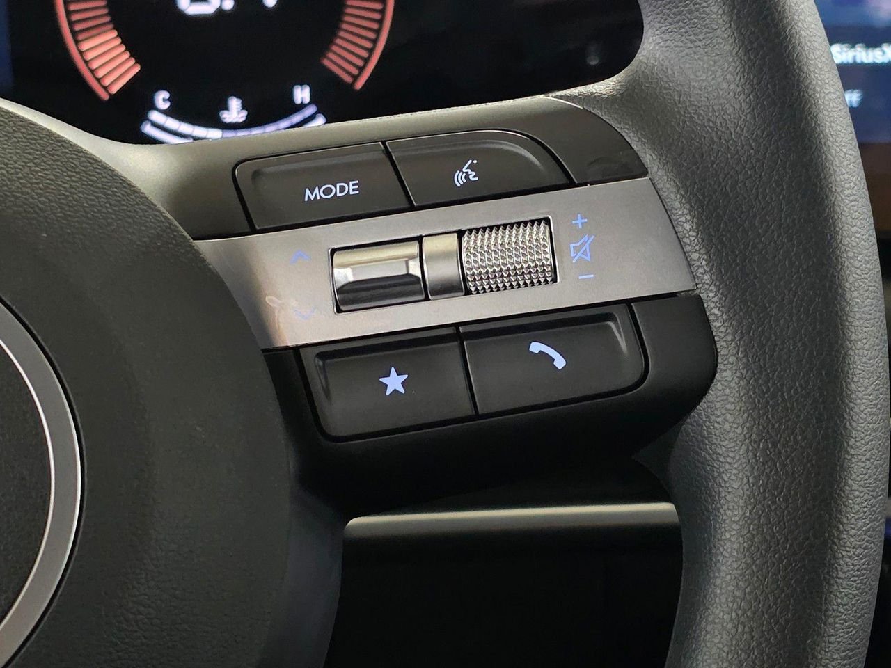 New 2026 Shimmering Silver Hyundai SEL Plus FWD image 32