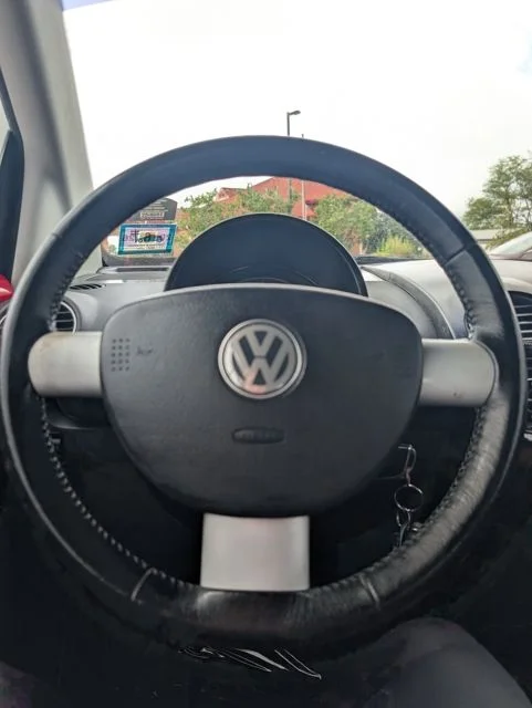 Used 2008 Red Volkswagen SE image 12