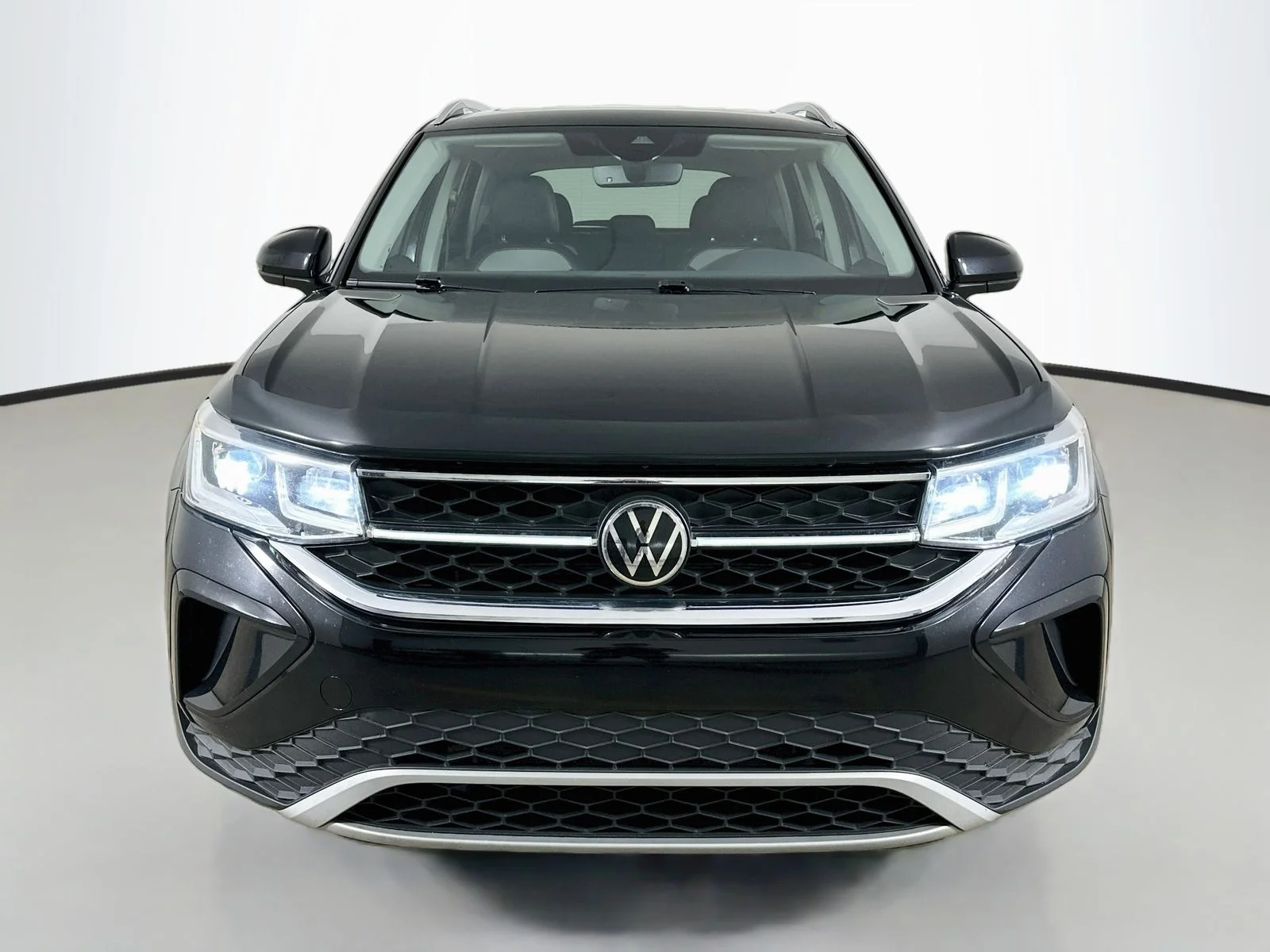 Used 2022 Black Volkswagen  image 2