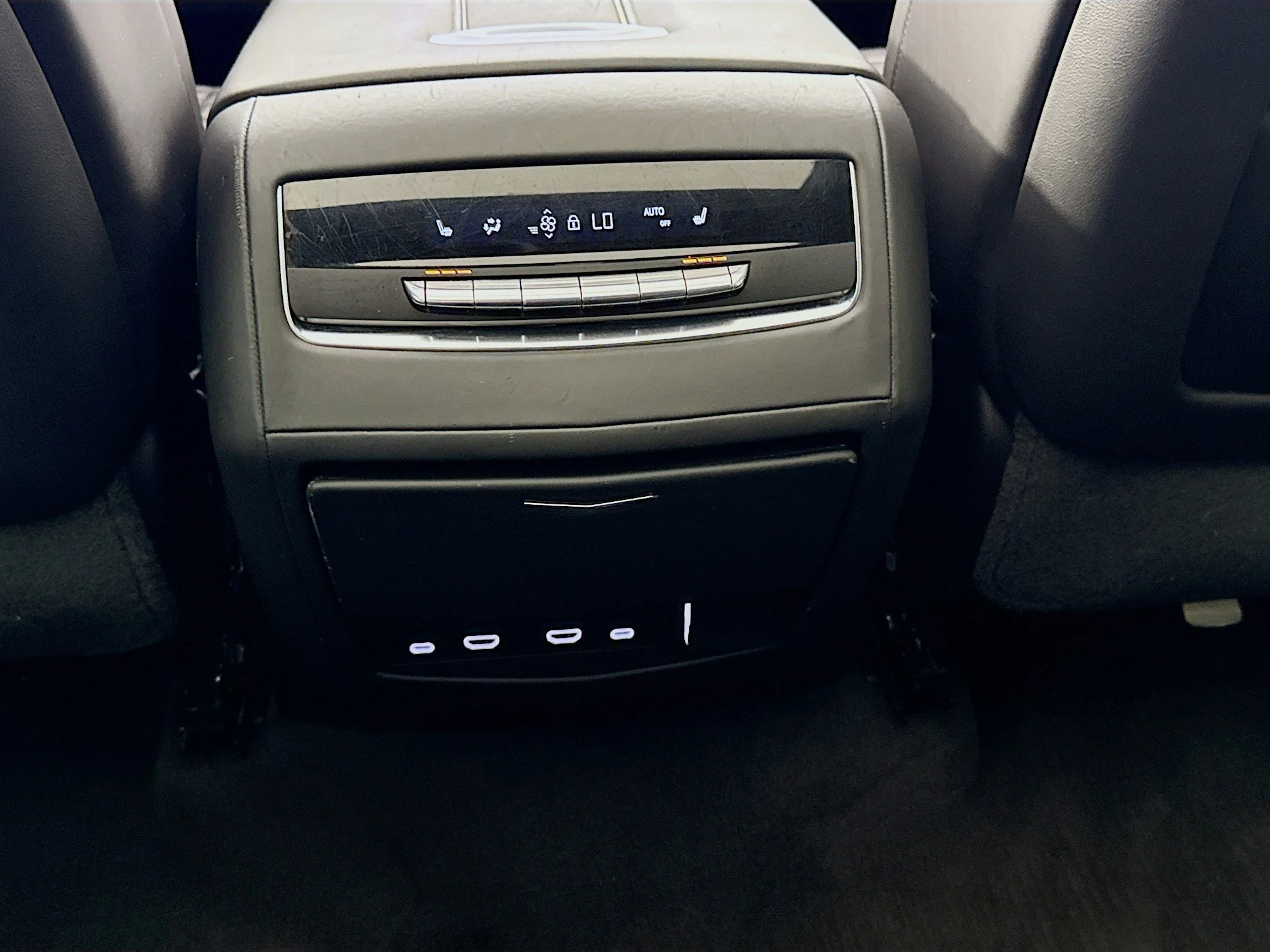 Used 2023 Crystal White Tricoat Cadillac Sport Platinum image 30