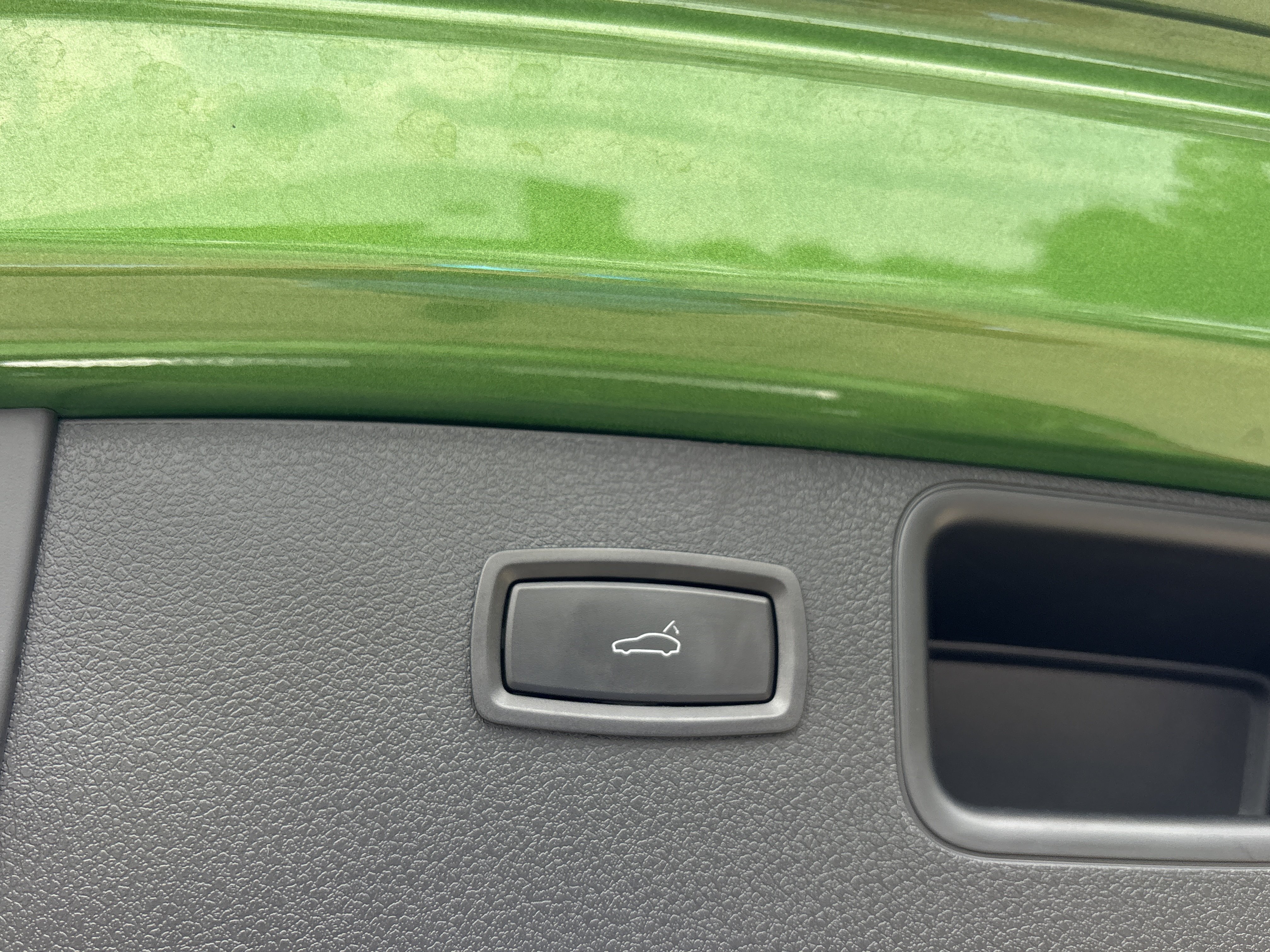 Used 2021 Mamba Green Metallic Porsche S AWD image 8