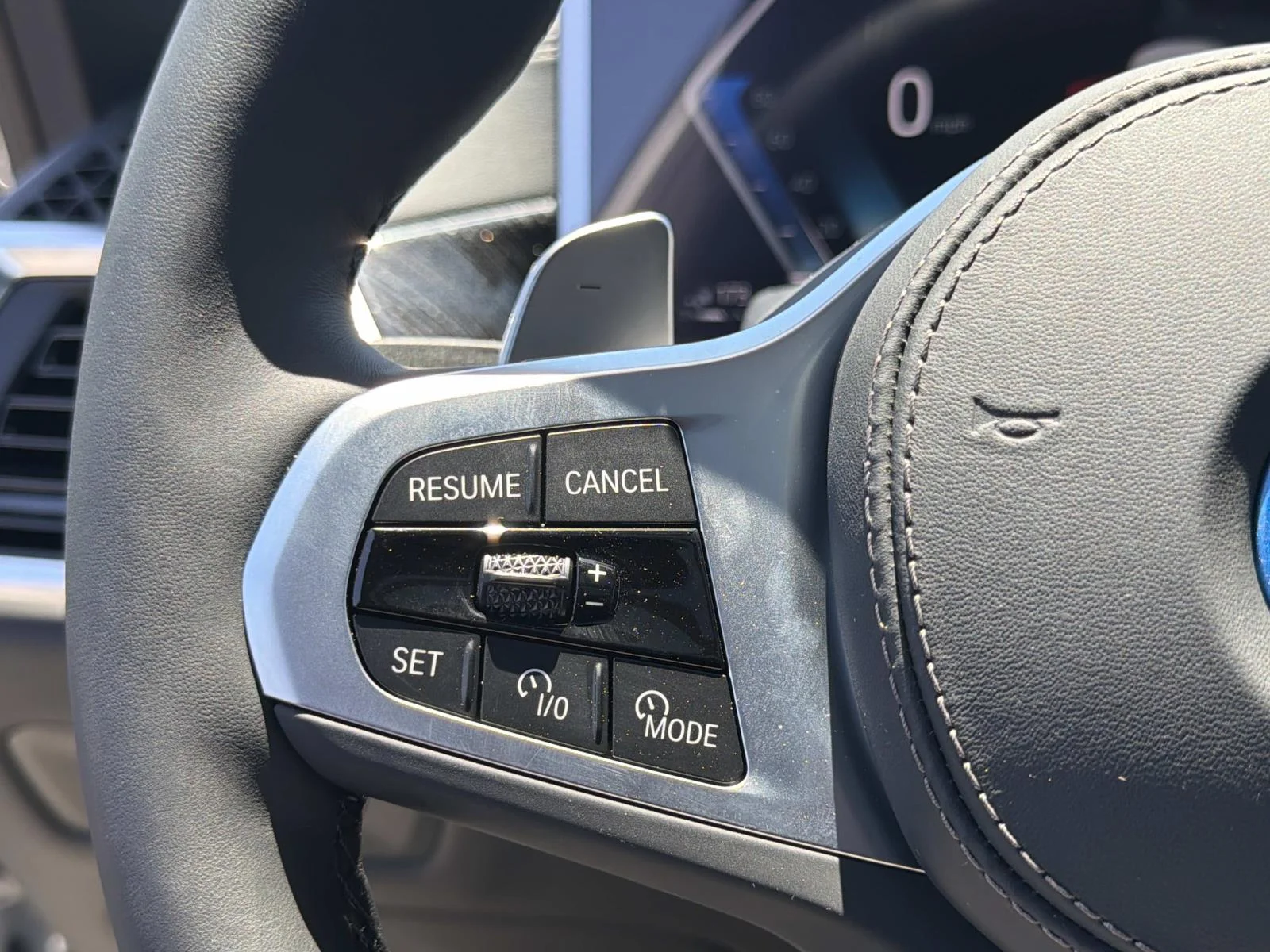 New 2026 Mineral White Metallic BMW xDrive50e Plug-In Hybrid image 20
