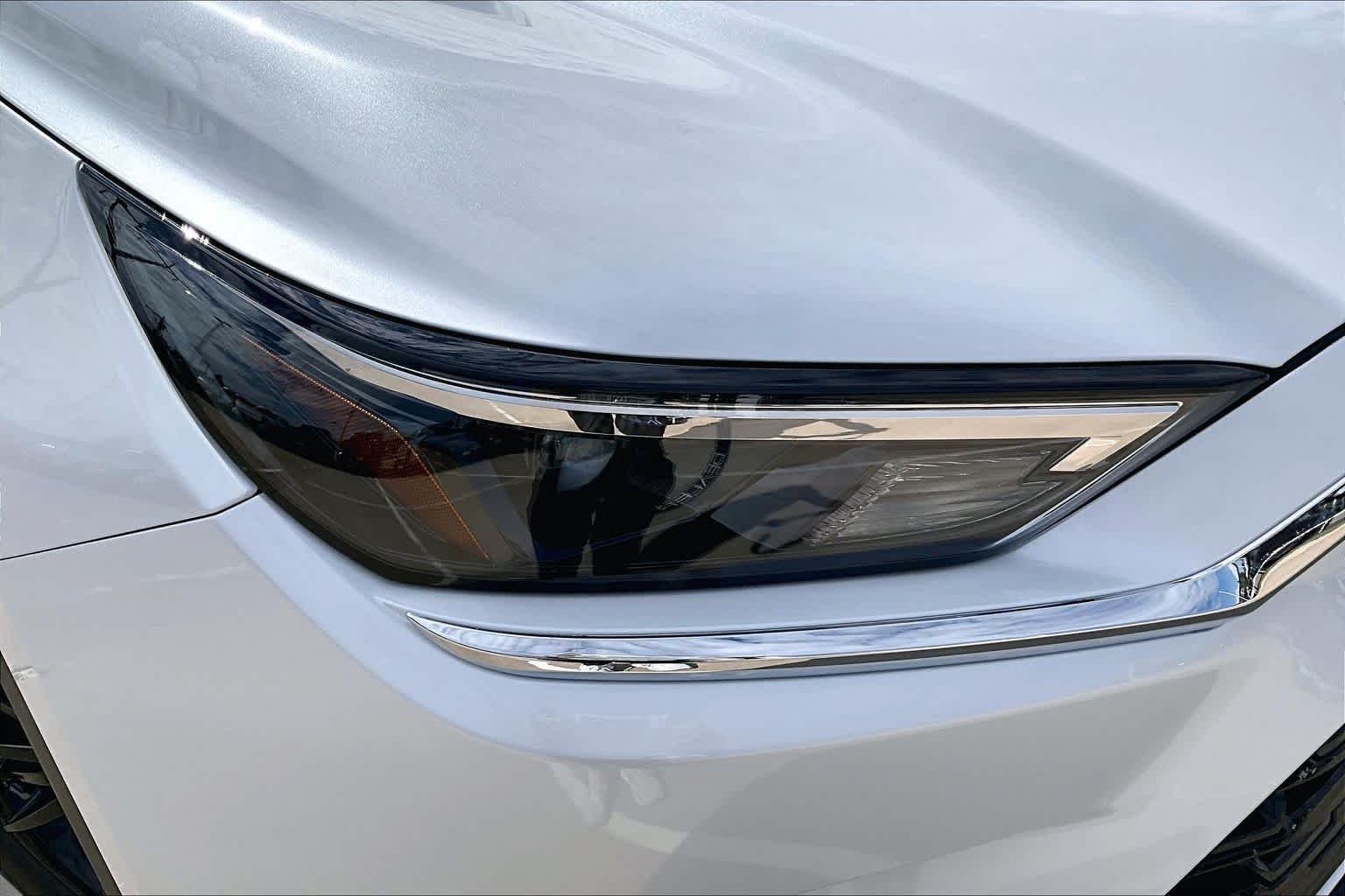 New 2026 Wind Chill Pearl Toyota XLE image 13