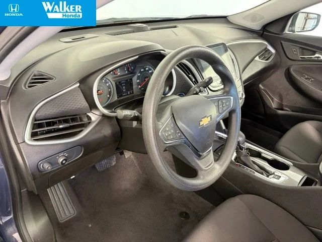 Used 2025  Chevrolet LT image 12