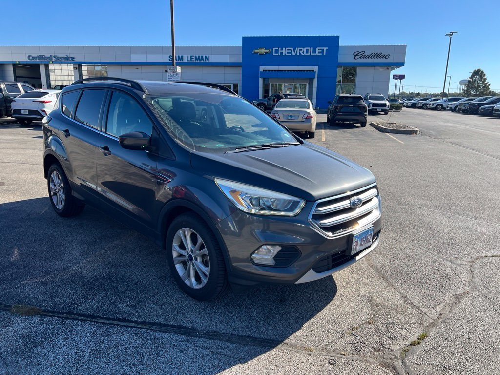 Used 2017 Ford Escape SE with VIN 1FMCU9GD2HUB23930 for sale in Champaign, IL