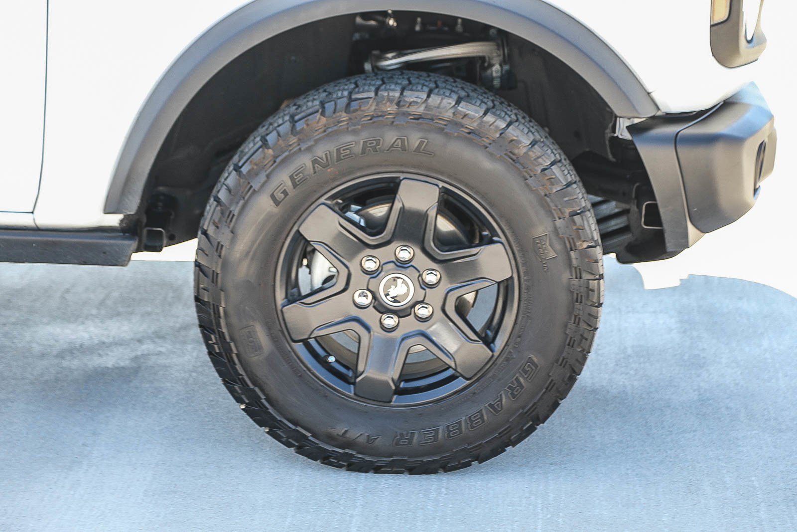 Used 2024 Oxford White Ford Black Diamond image 9