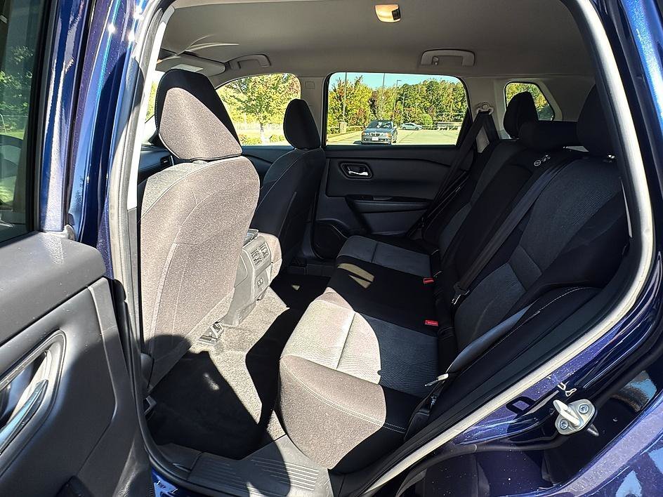 Used 2025 Deep Ocean Blue Pearl Nissan SV image 17