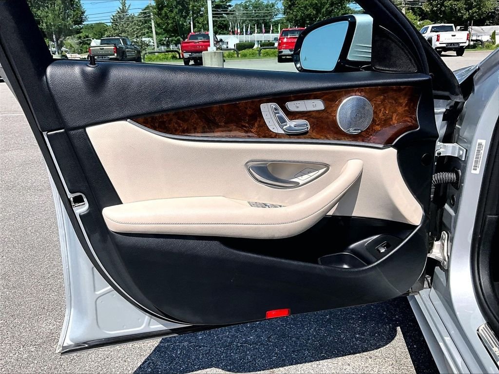 Used 2019 Black Mercedes-Benz E 300 image 9