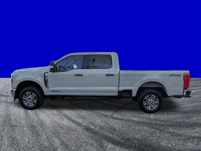 Certified Used 2025 Avalanche Ford XLT image 7