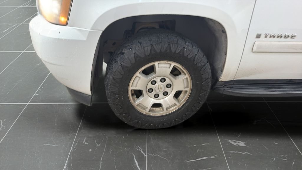 Used 2007 White Chevrolet LT image 17