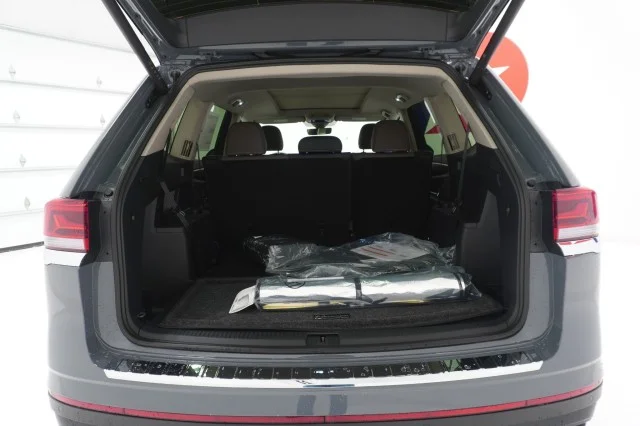 New 2026 Pure Gray Volkswagen 2.0T SEL image 8
