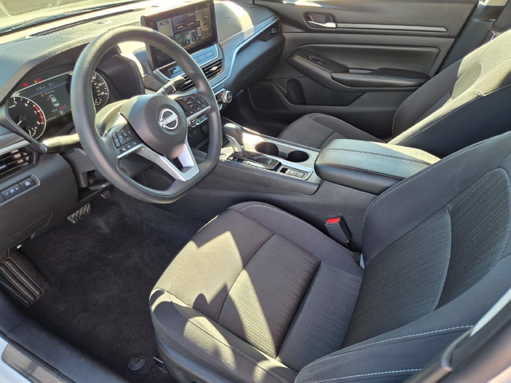 Certified Used 2025 White Nissan 2.5 SV image 15