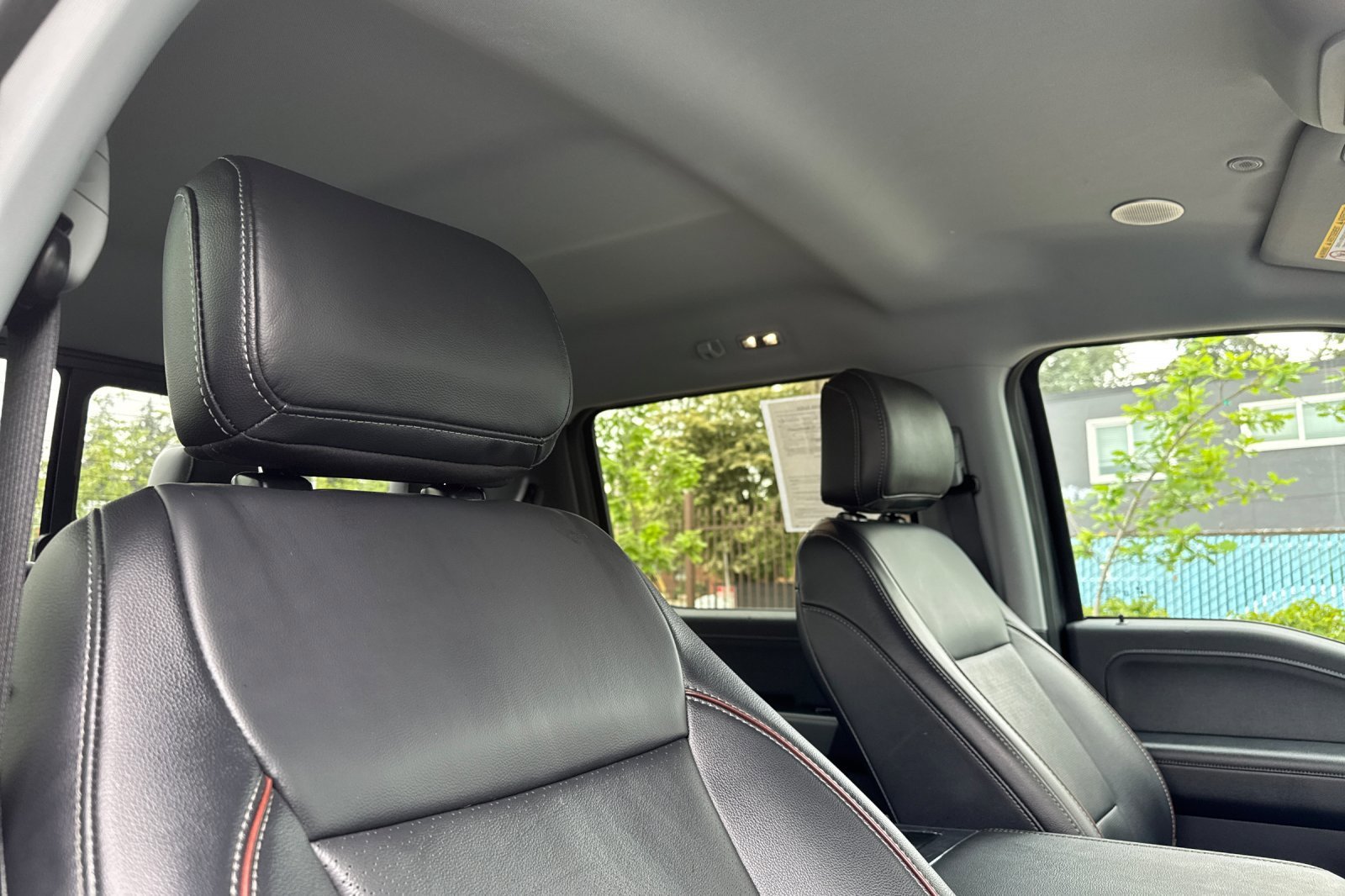 Used 2024 Gray Metallic Ford LARIAT image 16