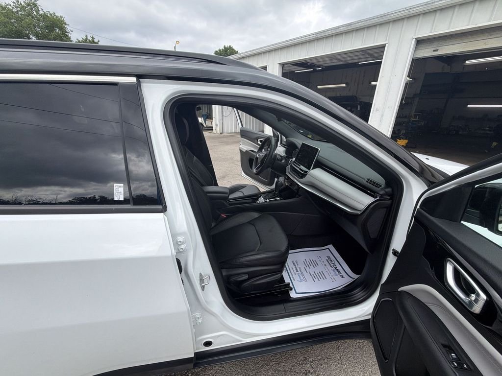 Used 2023 White Jeep Limited image 23