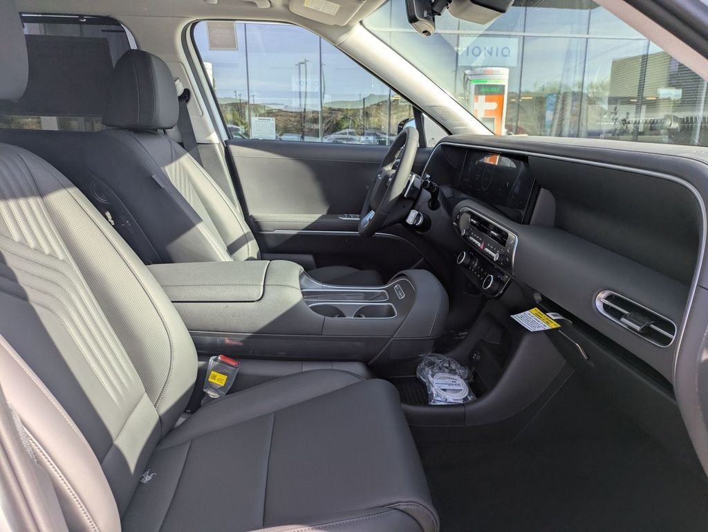 New 2026 White Hyundai SEL Premium image 27