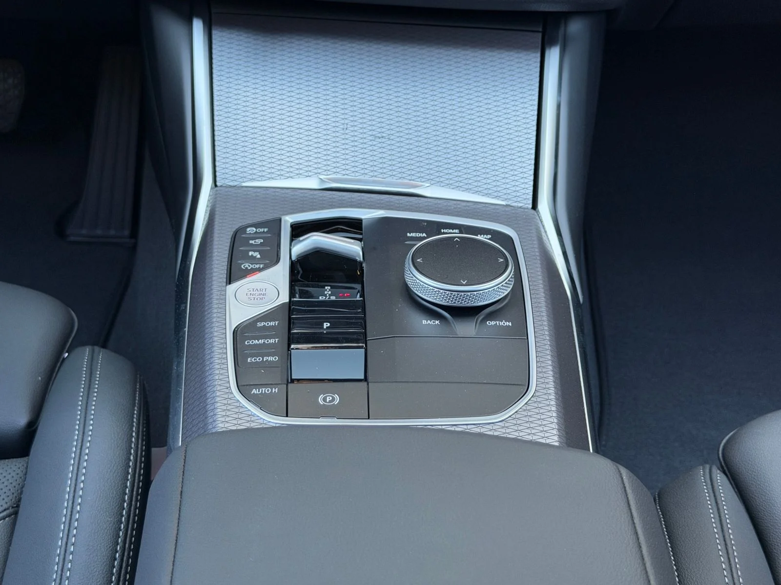 2026 BMW 3 Series 330i - Photo 22