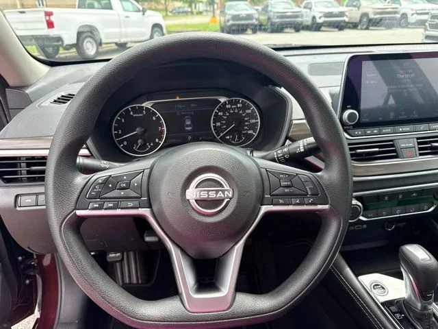 Used 2023 Red Nissan 2.5 SV image 13