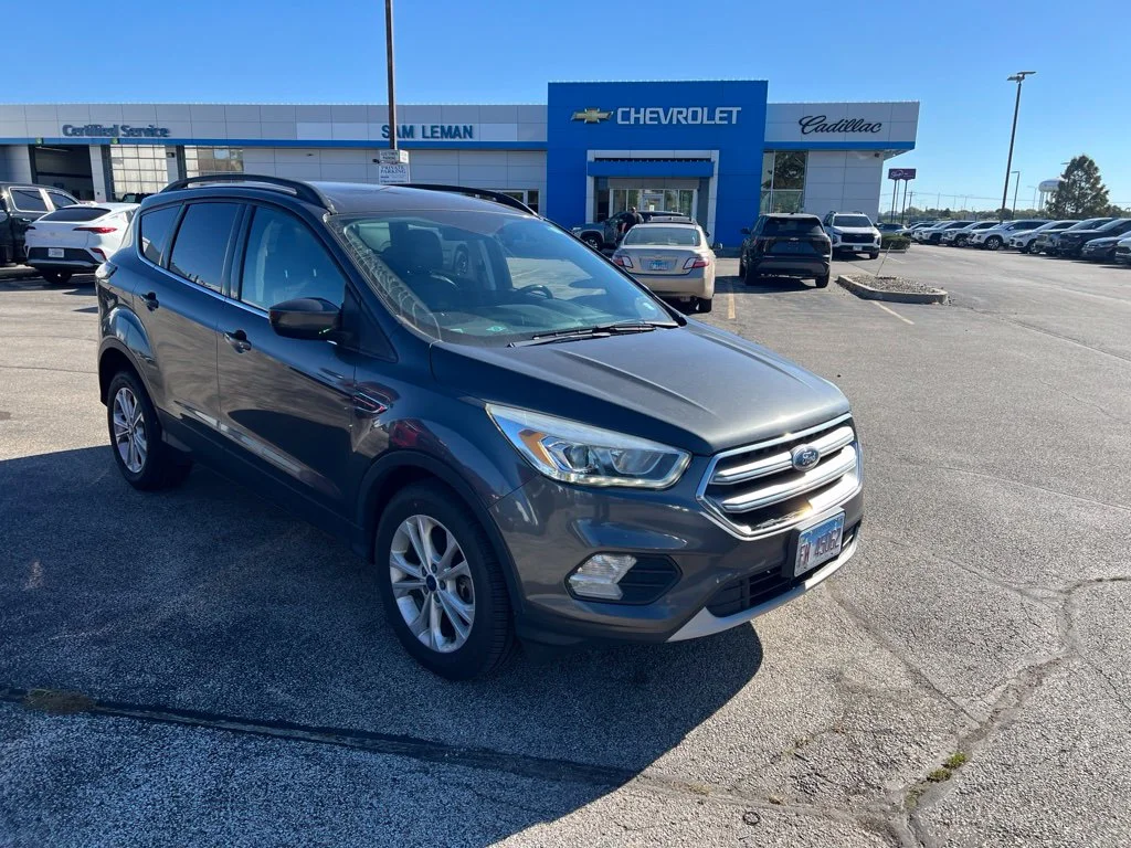 Used 2017 Gray Ford SE image 2