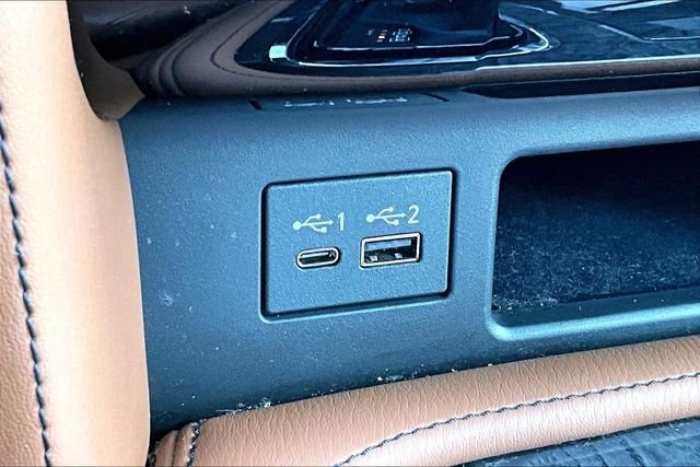 Used 2020  INFINITI  image 33