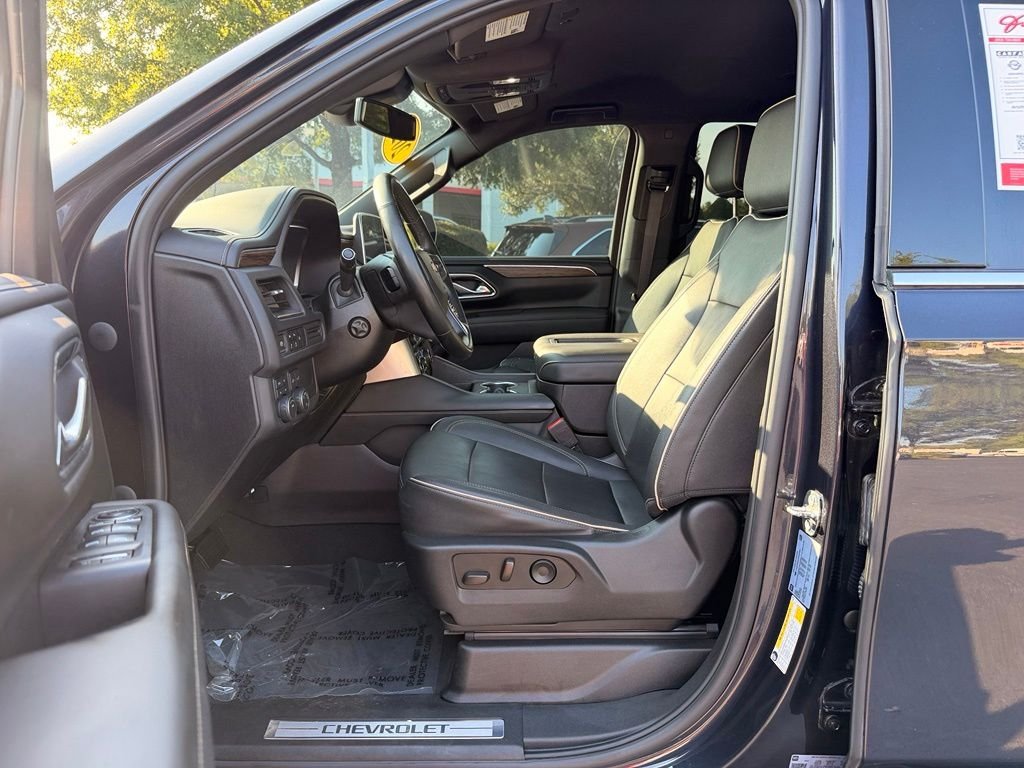 Used 2023 Gray Chevrolet Premier image 25