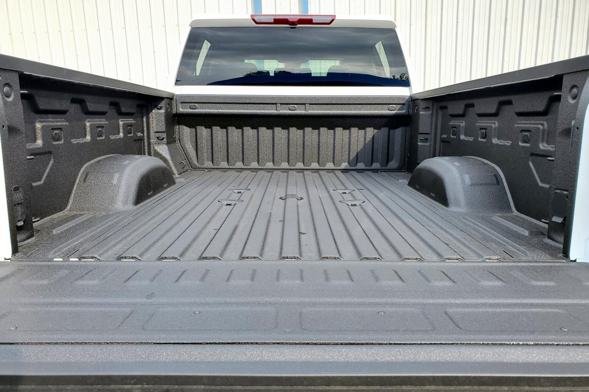New 2025 Summit White Chevrolet WT image 20