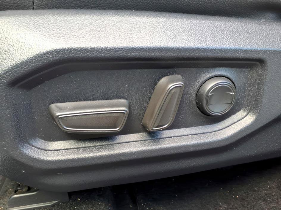 Used 2025 Ice Cap Toyota SR5 image 15