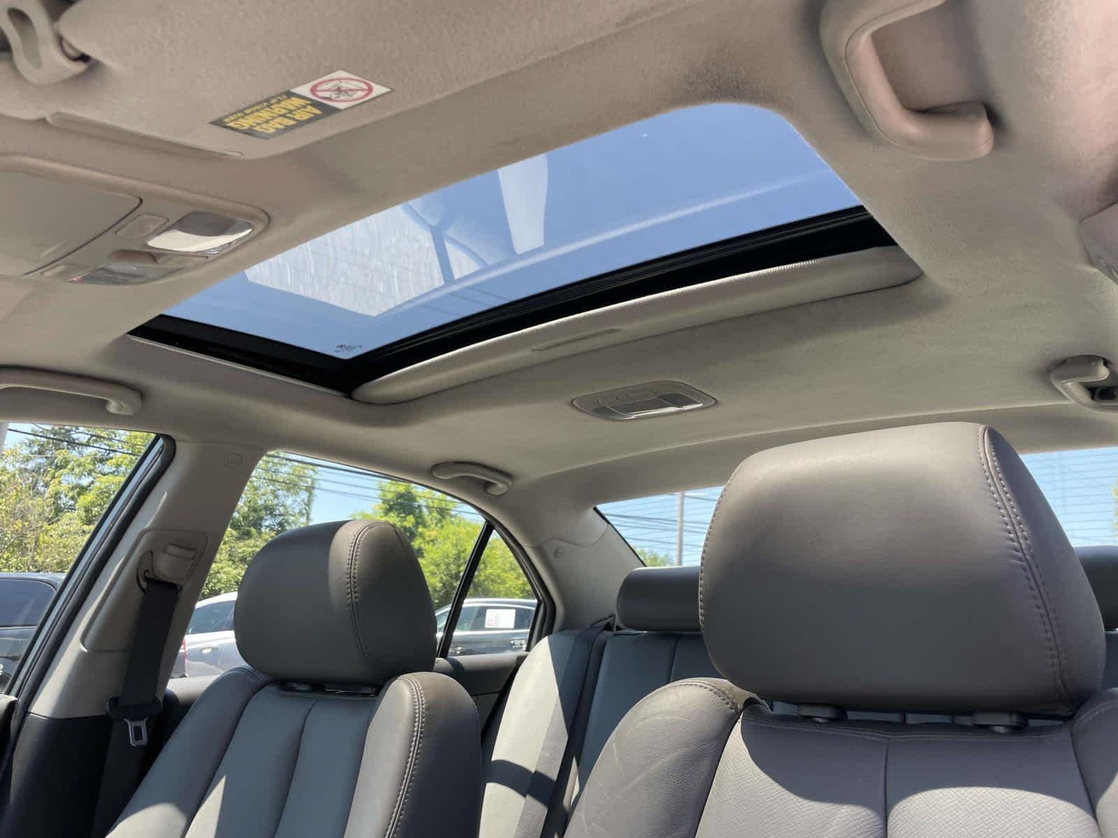 Used 2010 Willow Gray Hyundai Limited PZEV image 6
