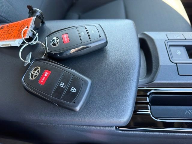 Certified Used 2027 01m2 Toyota LE image 27