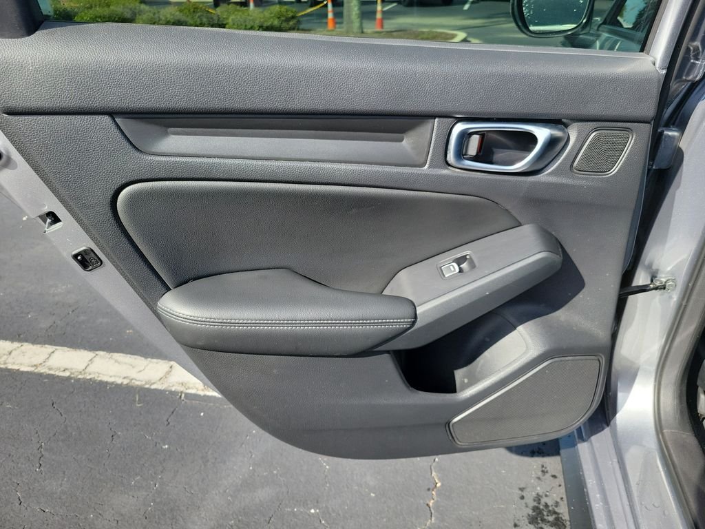2022 Honda Civic Hatchback EX-L - Photo 11