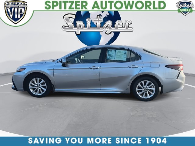 Used 2024  Toyota SE image 10
