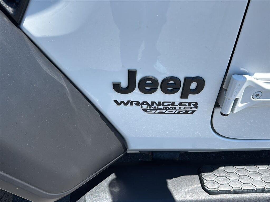 Used 2021 Bright White Clearcoat Jeep Unlimited Sport S image 10
