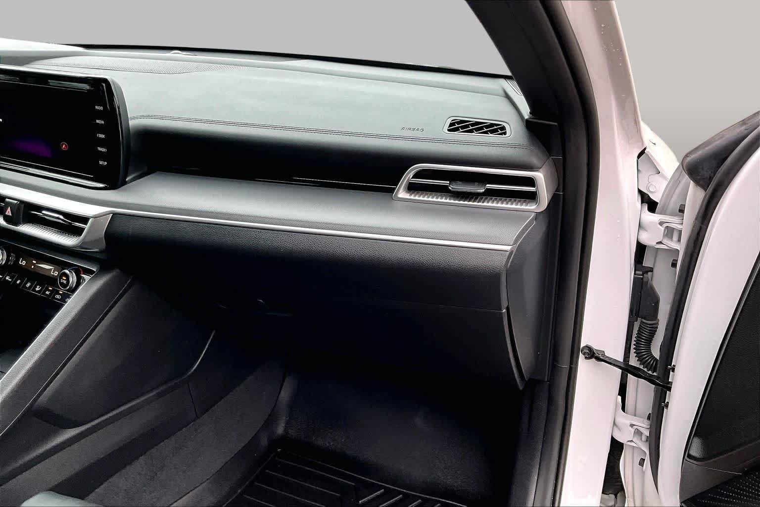 Certified Used 2024 Glacial White Pearl Kia GT-Line image 19