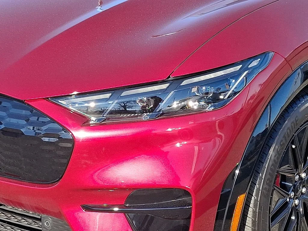 2025 Ford Mustang Mach-E Premium - Photo 9