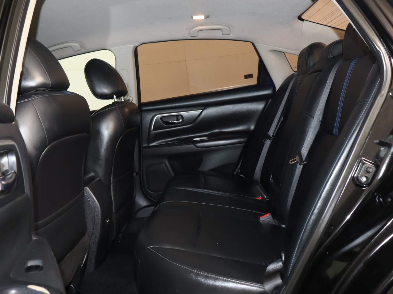 Used 2018 Black Nissan 2.5 SR image 15
