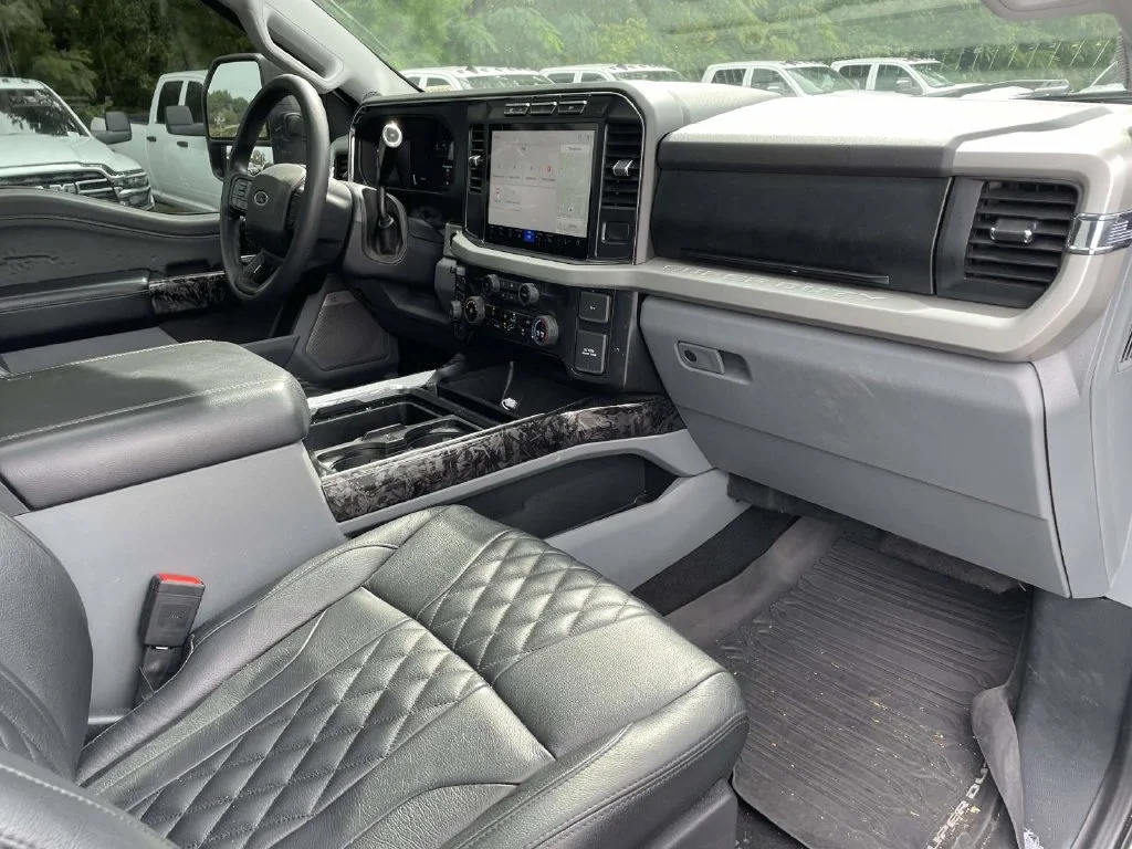 Used 2024 White Ford XLT image 11