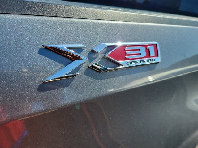 Used 2022 Steel Metallic GMC SLT image 7